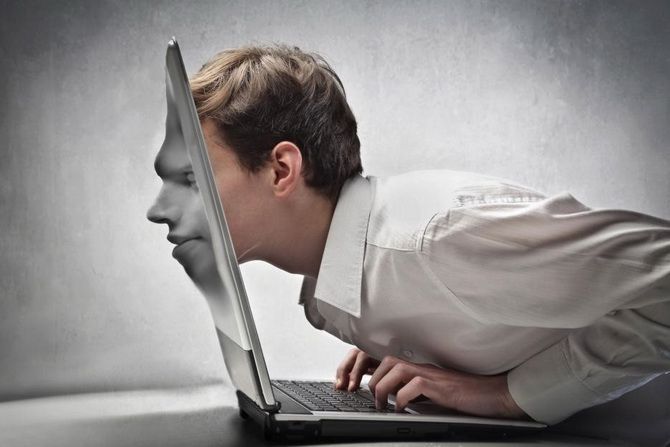 Тренд на «неидеальность»: почему аудитория устала от глянца и как искренность и провалы помогают строить бренд