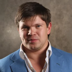 Александр Колобов