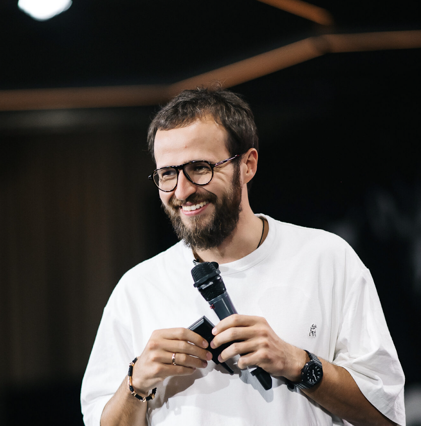 Михаил Гребенюк